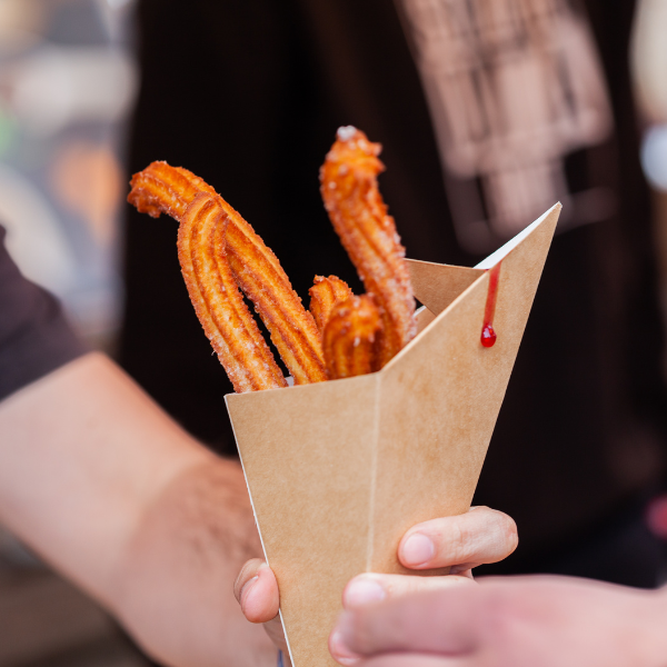 cornet de churros servi durant une animation bar à churros en entreprise