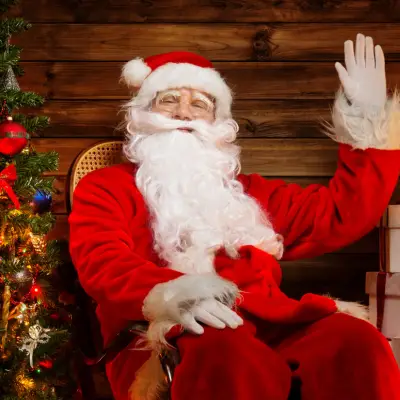 de kerstman tijdens een kerstman-evenement op het werk
