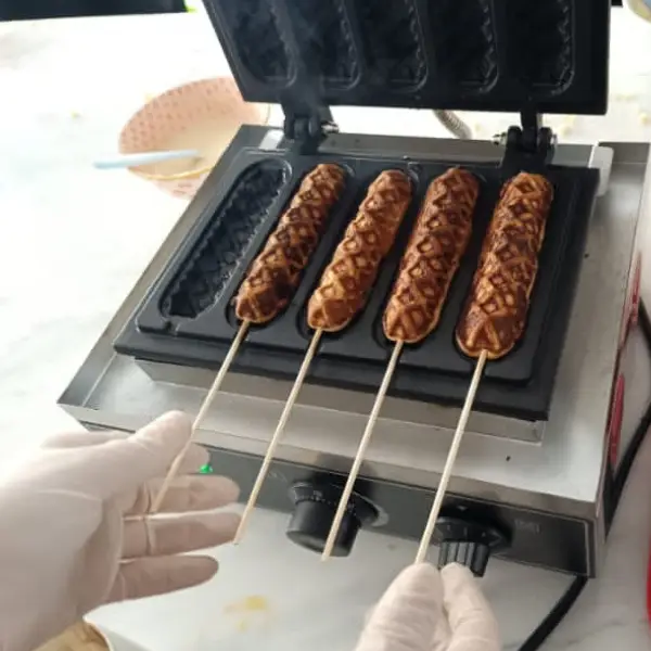 service gaufre durant une animation gaufre sucette en entreprise